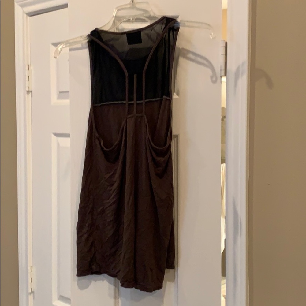 Workout top - Picture 2 of 2